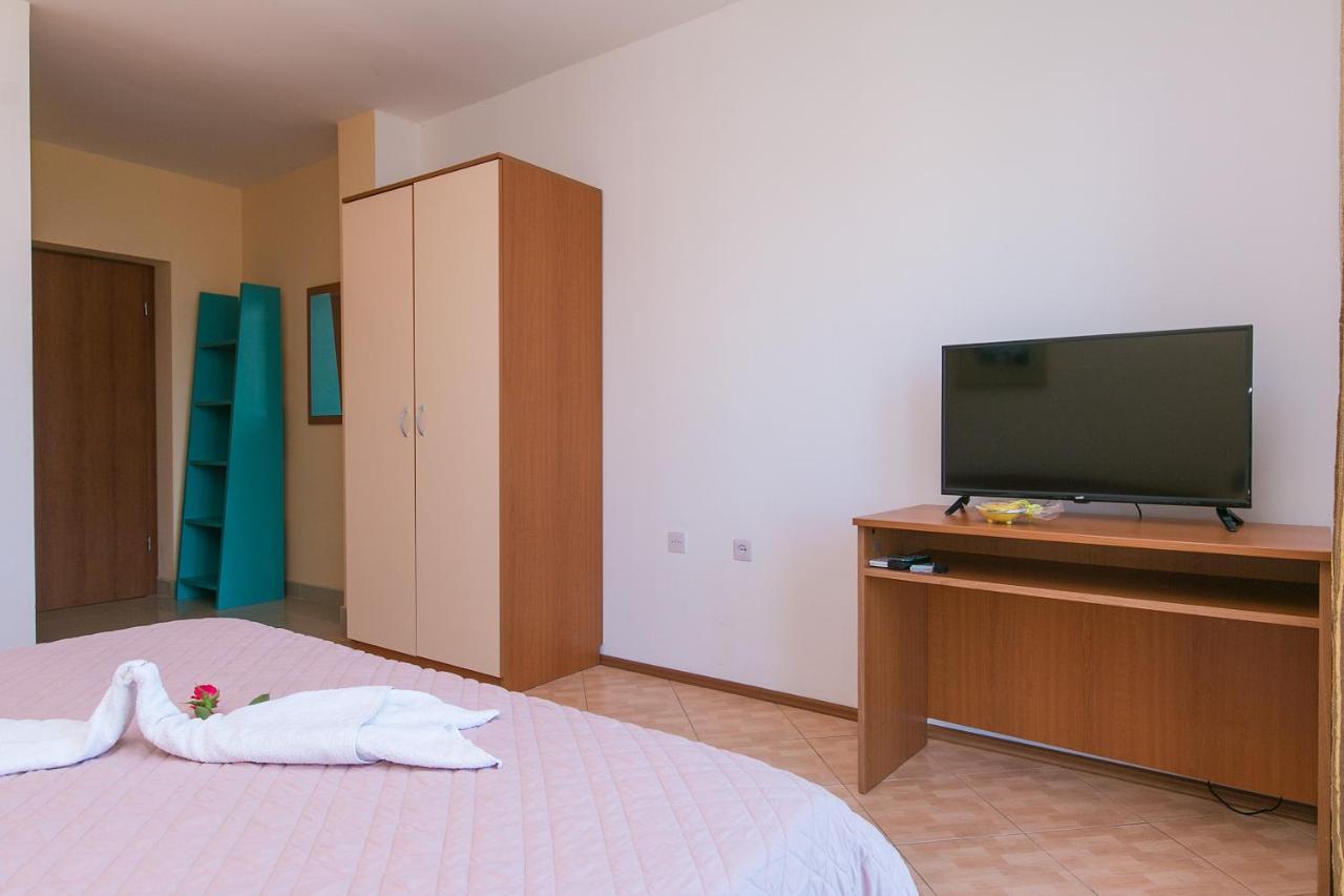 Apartments Sekulic Brela Exterior foto